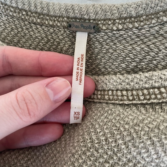Light olive green Free People sweater size XS - Picture 3 of 3